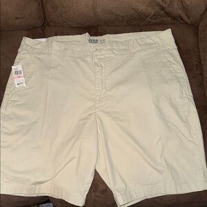 Izod Men's Flat Front Shorts - Cream